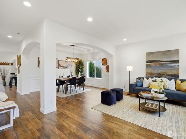 6811 37th Place NE, Marysville WA 98270