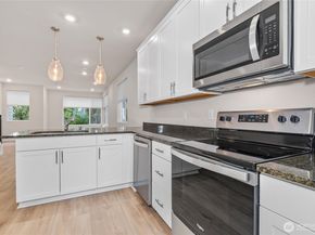 2121 N 148th Street C, Shoreline WA 98133