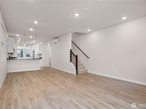 2121 N 148th Street C, Shoreline WA 98133