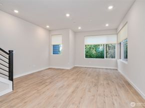 2121 N 148th Street C, Shoreline WA 98133