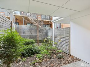 1117 NW 56th Street D, Seattle WA 98107