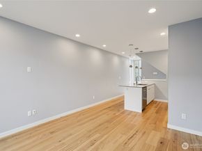 1117 NW 56th Street D, Seattle WA 98107