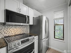 8013 NE 177th Ct 402, Kenmore WA 98028