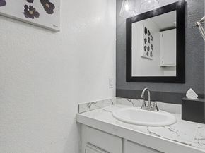 8013 NE 177th Ct 402, Kenmore WA 98028