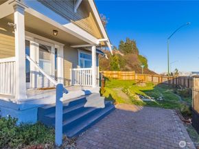 1549 Charleston Beach Road W, Bremerton WA 98312