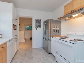 1549 Charleston Beach Road W, Bremerton WA 98312