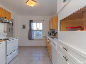 1549 Charleston Beach Road W, Bremerton WA 98312