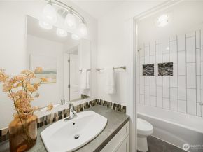 710 Kirkland Cir A101, Kirkland WA 98033