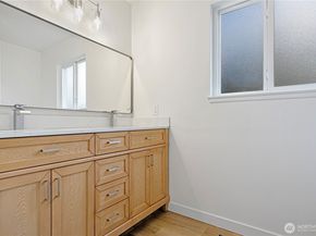 14260 110th Avenue NE, Kirkland WA 98034