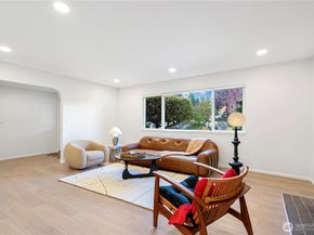 14260 110th Avenue NE, Kirkland WA 98034