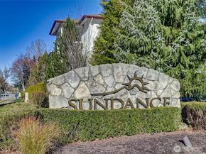 23924 NE 115th Lane 304, Redmond WA 98053