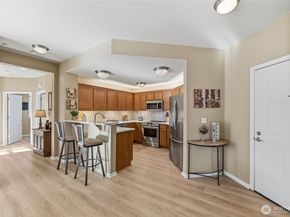 23924 NE 115th Lane 304, Redmond WA 98053