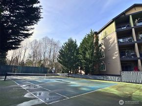 15700 116th Ave NE 204, Bothell WA 98011