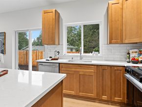 21855 Wavecrest Avenue NE, Poulsbo WA 98370