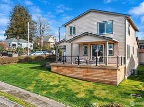 2401 E 16th Street, Bremerton WA 98310