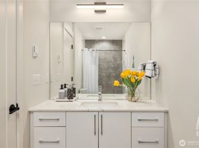 4515 Sunnyside Avenue N B, Seattle WA 98103