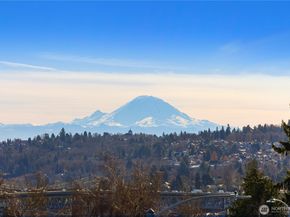 4515 Sunnyside Avenue N B, Seattle WA 98103