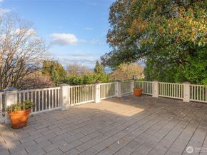 300 Maiden Lane E, Seattle WA 98112