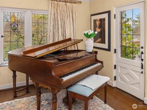 300 Maiden Lane E, Seattle WA 98112