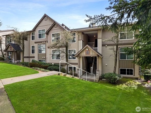 23420 SE Black Nugget Road F302, Issaquah WA 98029