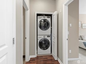 23420 SE Black Nugget Road F302, Issaquah WA 98029