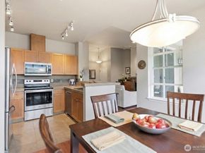 23420 SE Black Nugget Road F302, Issaquah WA 98029