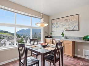 23420 SE Black Nugget Road F302, Issaquah WA 98029