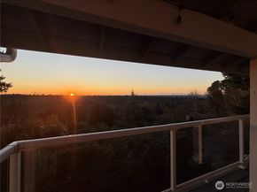 13603 SE 55th Place, Bellevue WA 98006