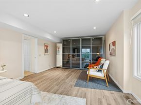13603 SE 55th Place, Bellevue WA 98006
