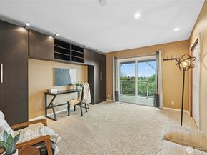 13603 SE 55th Place, Bellevue WA 98006