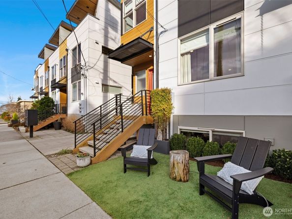 2422 55th Avenue SW, Seattle WA 98116