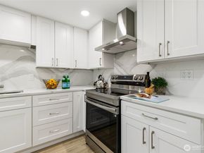 20103 75th Avenue NE, Kenmore WA 98028