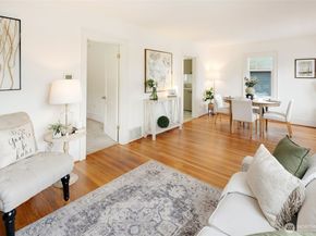 920 N 102nd Street, Seattle WA 98133