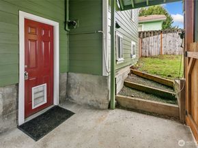 920 N 102nd Street, Seattle WA 98133