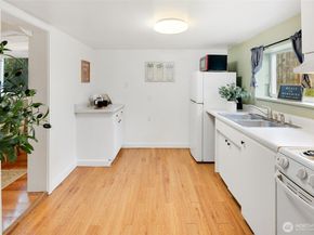 920 N 102nd Street, Seattle WA 98133