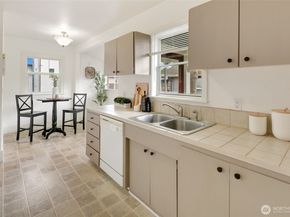 920 N 102nd Street, Seattle WA 98133