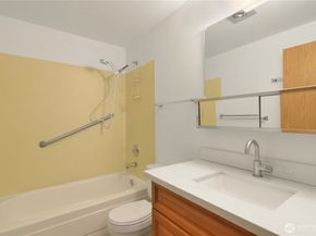 700 N 160th Street A314, Shoreline WA 98133