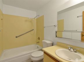 700 N 160th Street A314, Shoreline WA 98133