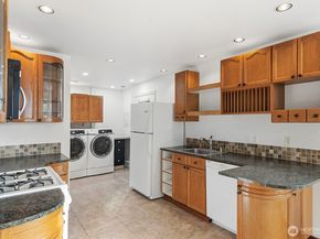 3231 Grand Avenue, Everett WA 98201