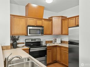 20028 15th Avenue NE 102, Shoreline WA 98155