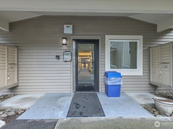 12631 NE 9th Place C305, Bellevue WA 98005