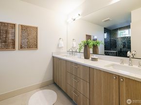 4108 30th Avenue S 7, Seattle WA 98108