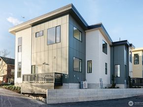 4108 30th Avenue S 7, Seattle WA 98108