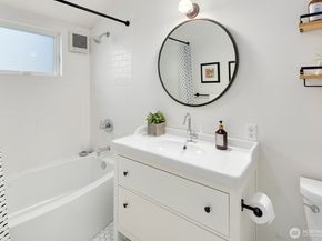 6842 28th Avenue NE, Seattle WA 98115