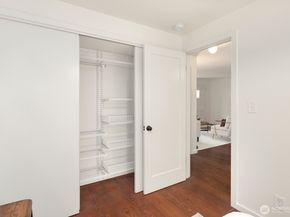 6842 28th Avenue NE, Seattle WA 98115