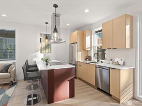 10746 Interlake Avenue N, Seattle WA 98133