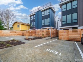 8831 C Wallingford Avenue N, Seattle WA 98103