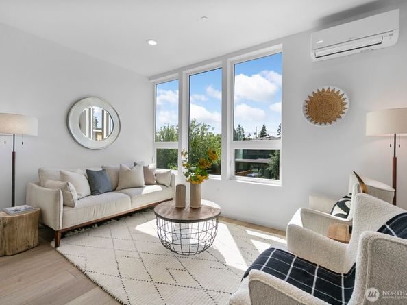 8831 C Wallingford Avenue N, Seattle WA 98103