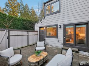 10331 NE 19th Place, Bellevue WA 98004