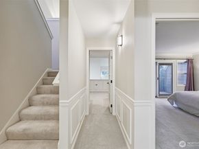 10331 NE 19th Place, Bellevue WA 98004